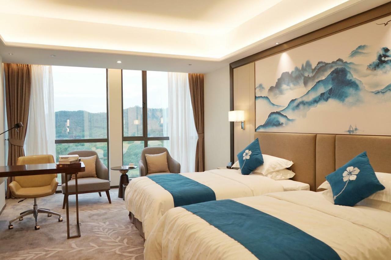 Ramada By Wyndham Huizhou Longmen Exterior foto