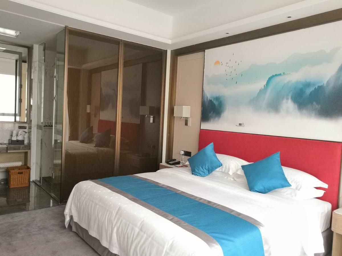 Ramada By Wyndham Huizhou Longmen Exterior foto