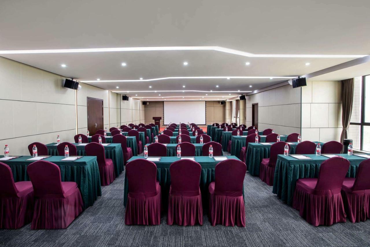 Ramada By Wyndham Huizhou Longmen Exterior foto