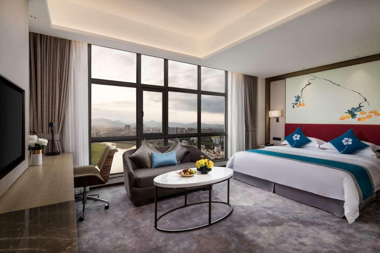 Ramada By Wyndham Huizhou Longmen Exterior foto